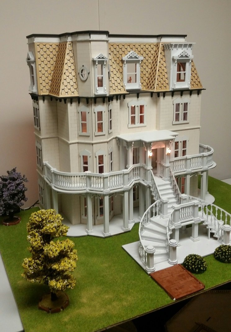 Hegeler Carus Masion 1:24 scale Dollhouse