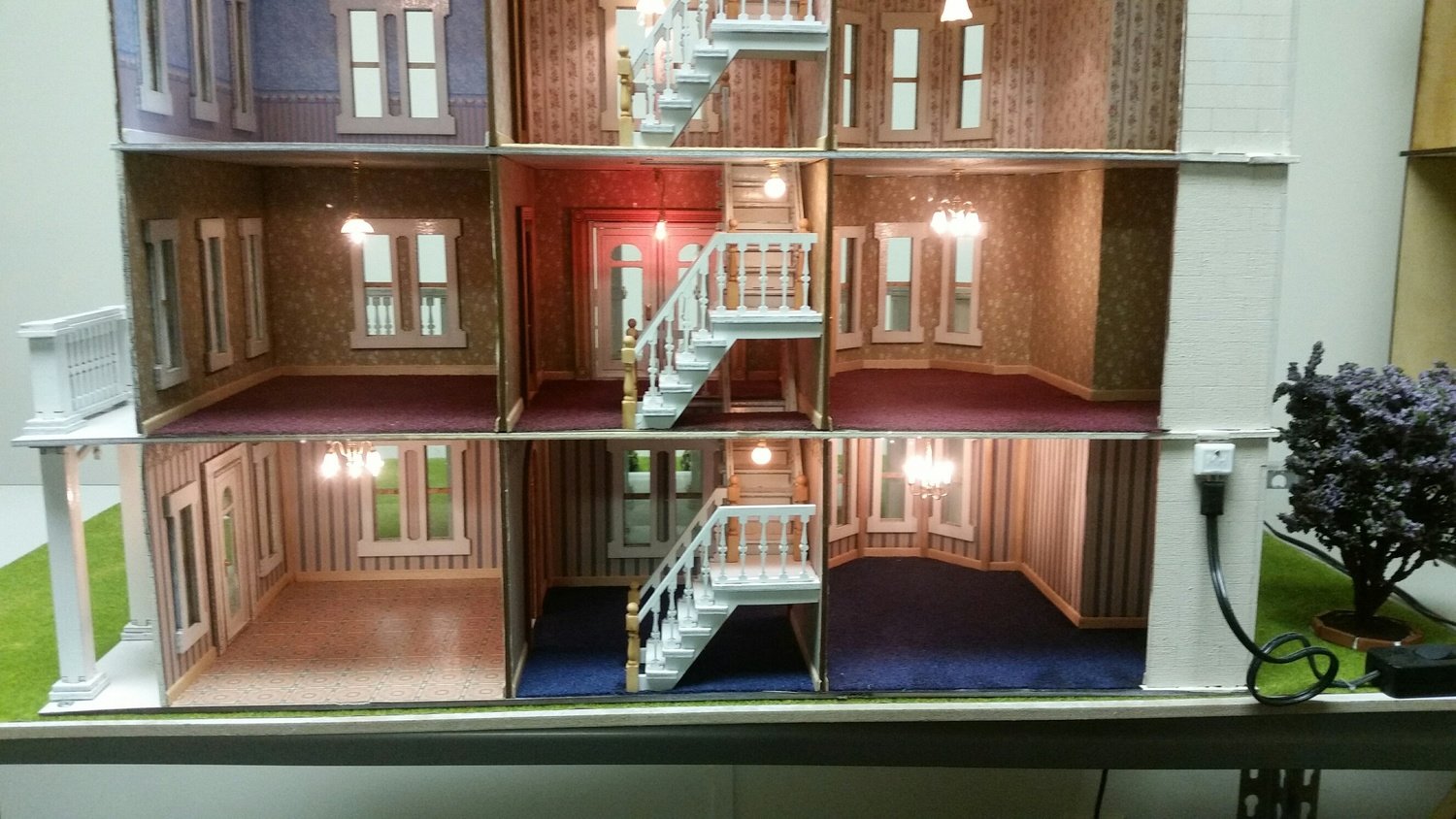 Hegeler Carus Masion 1:24 scale Dollhouse