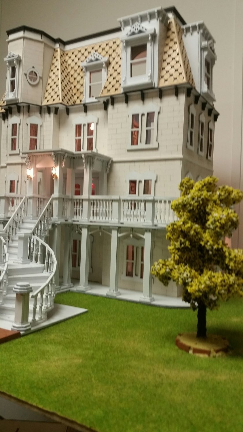 Hegeler Carus Masion 1:24 scale Dollhouse