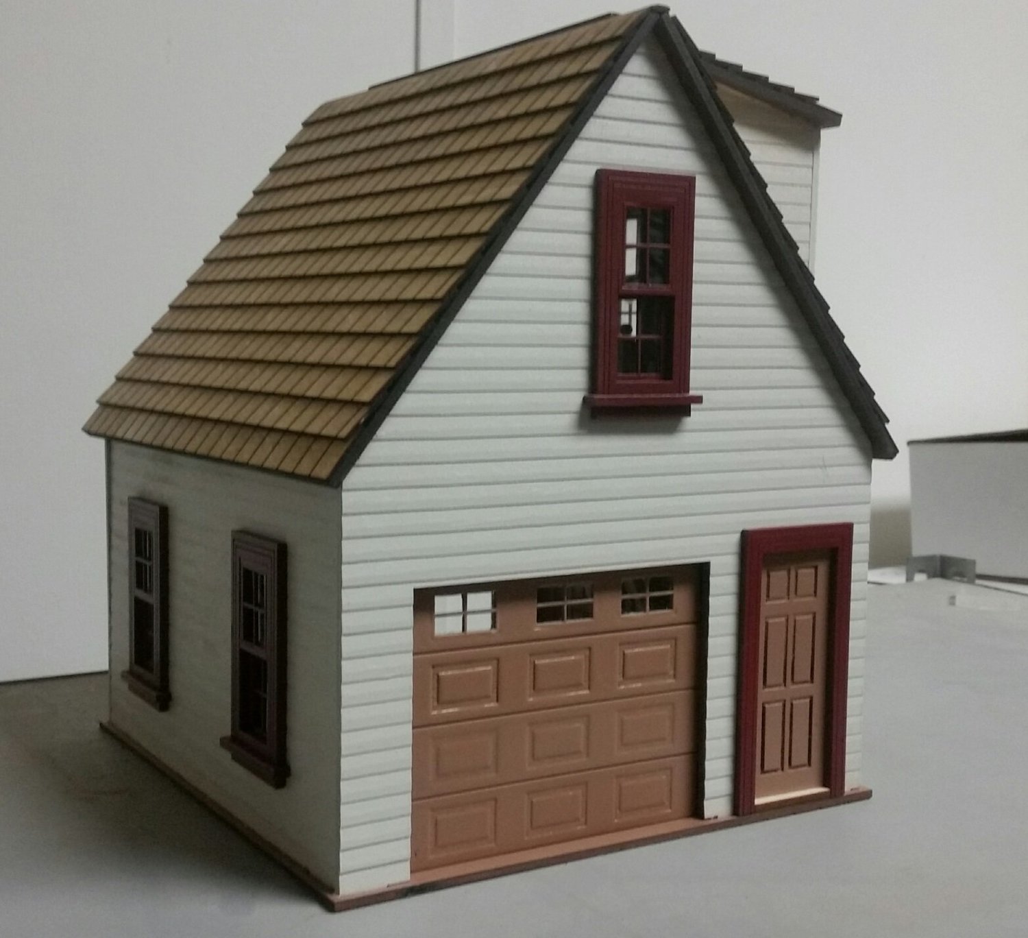 Lansdowne one Car garage/workshop 1:24 scale