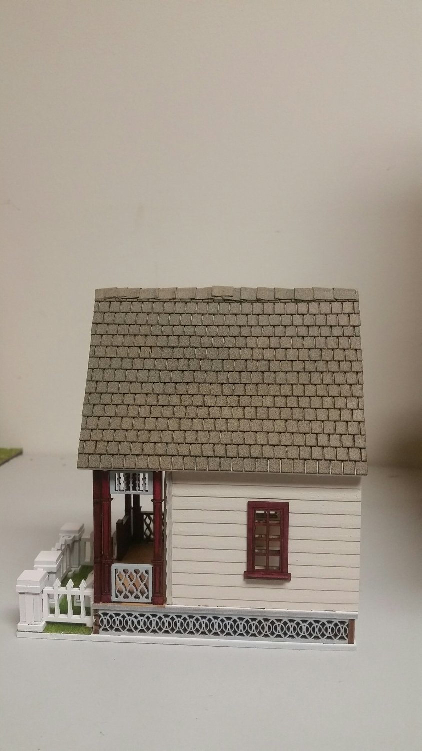 Little Ann 2 Victorian Cottage 1:48 Dollhouse (Milled siding / asphalt shingles)