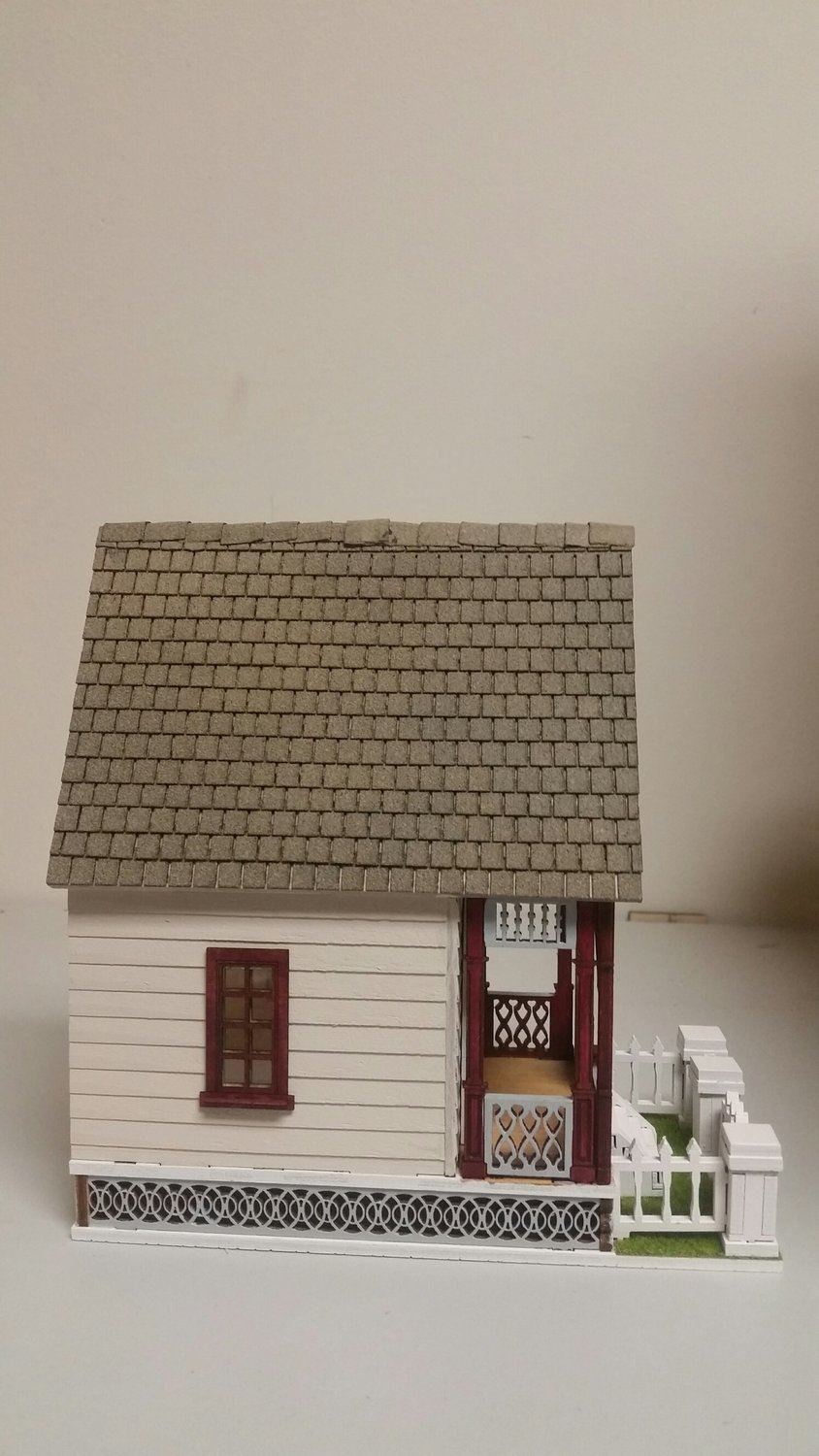 Little Ann 2 Victorian Cottage 1:48 Dollhouse (Milled siding / asphalt shingles)