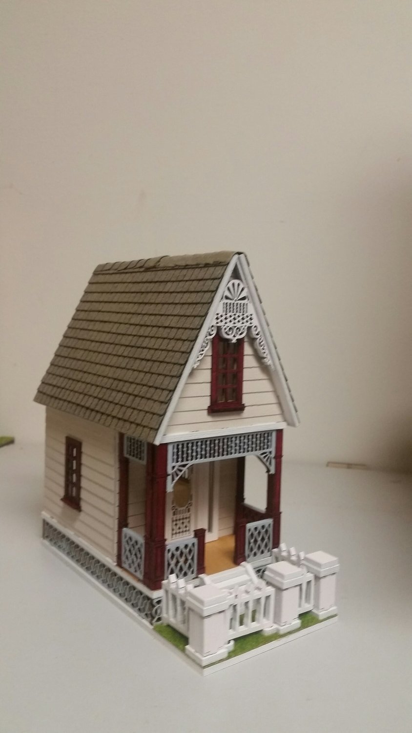 Little Ann 2 Victorian Cottage 1:48 Dollhouse (Milled siding / asphalt shingles)