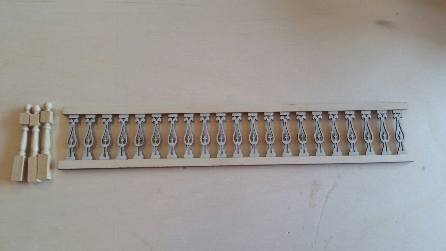 1:24 scale Landing/porch railing set Bedford