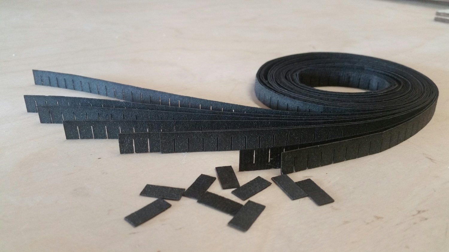Black asphalt square butt shingles 1:48 scale