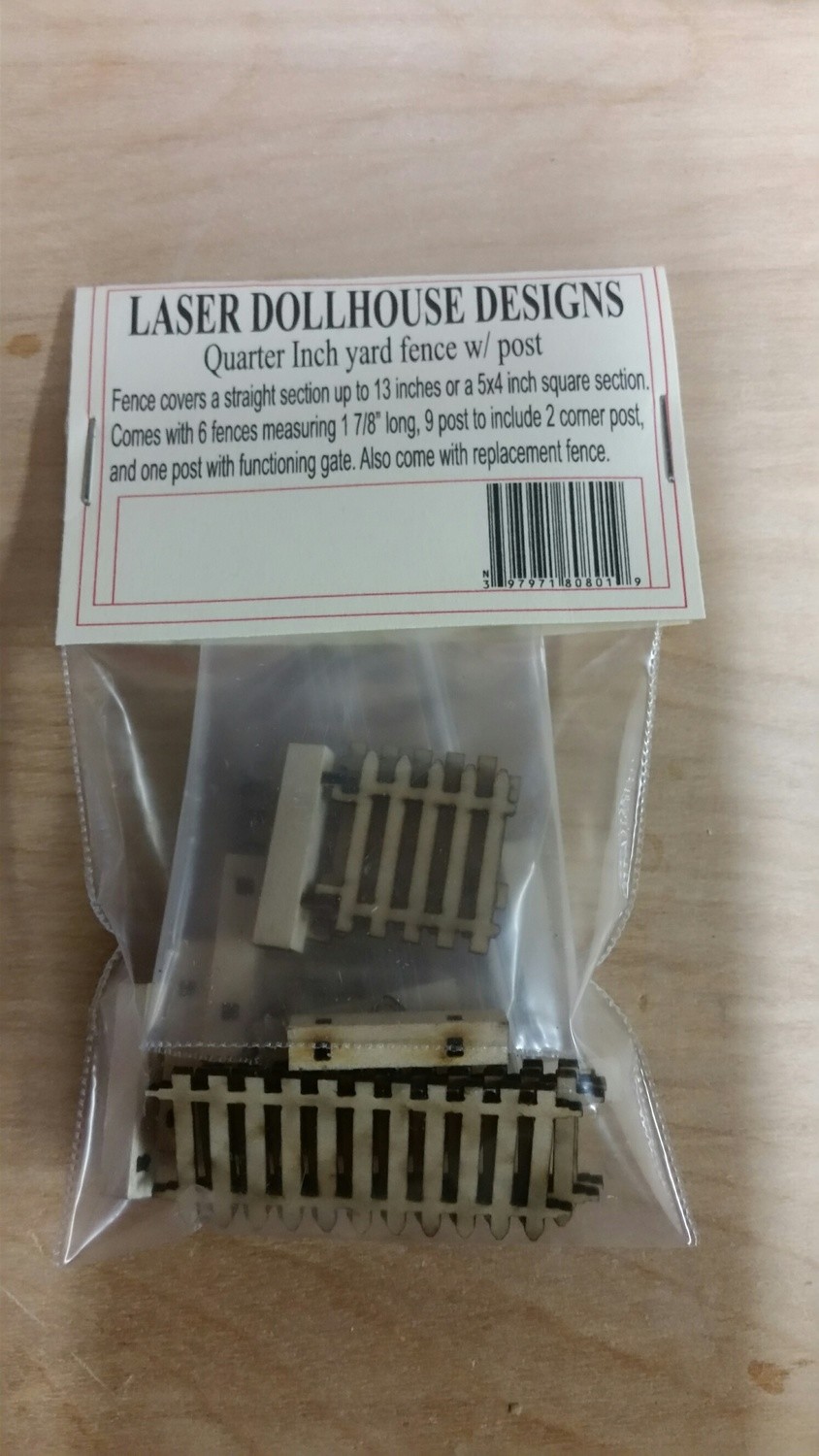 Quarter Scale fence with post
