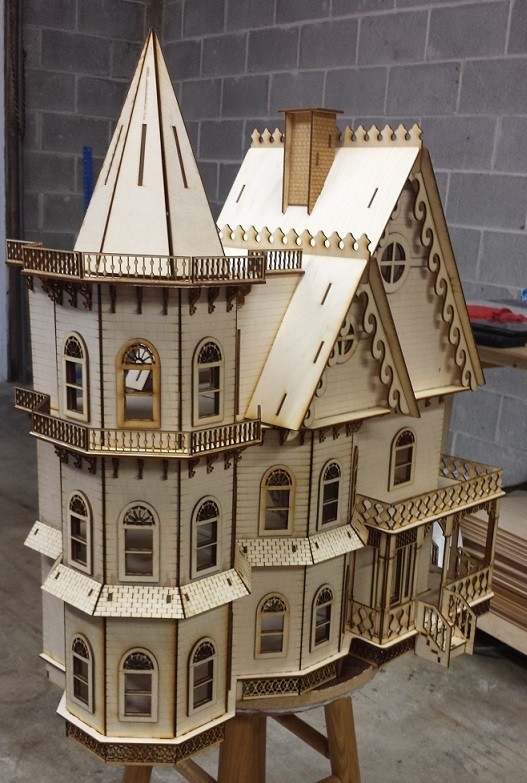 Leon Gothic Victorian 1:24 scale