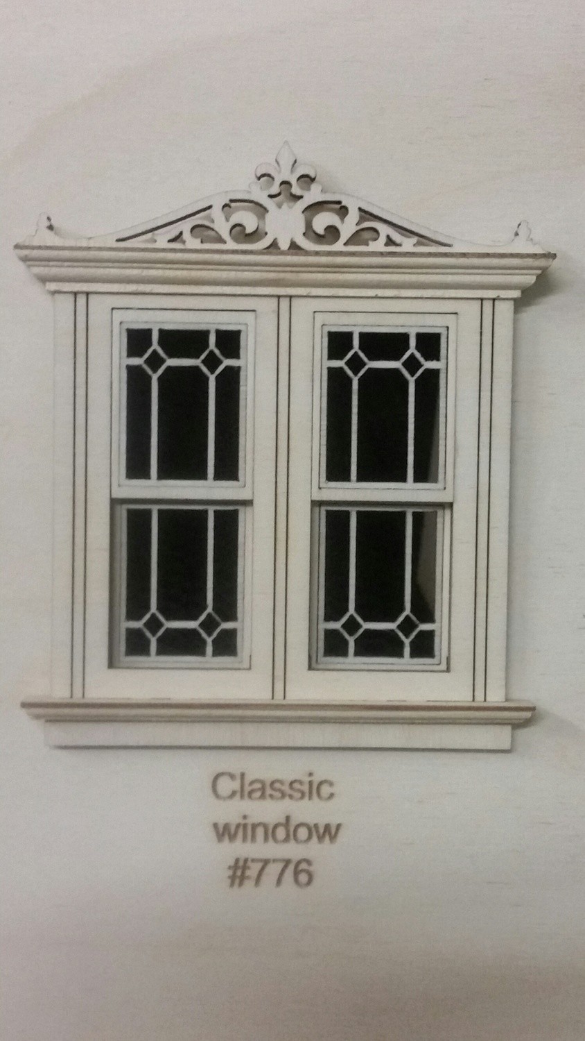 Classic w/ header working Double window/Classic pane style 1:24 scale