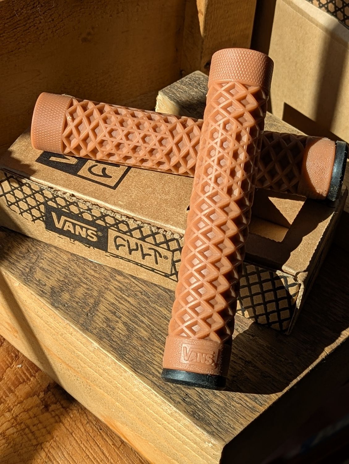 Grips ODI Cult X Vans Flangeless Grips 143mm paire gum
