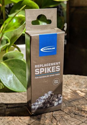 Outil Schwalbe pour pneu clouté + 50 clous
