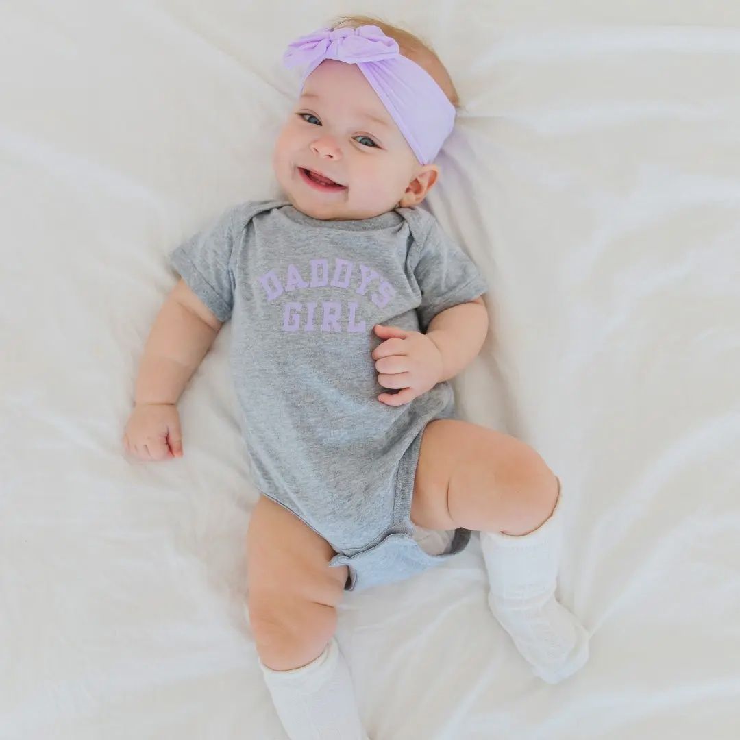 Daddy&#39;s Girl Short Sleeve Onesie