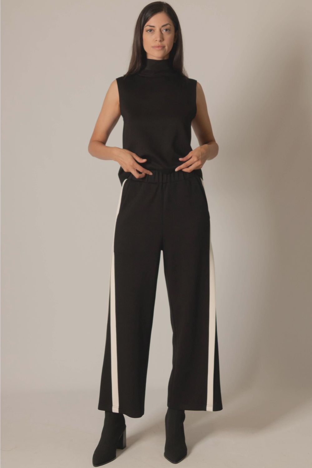 Contrast Stripe Pant