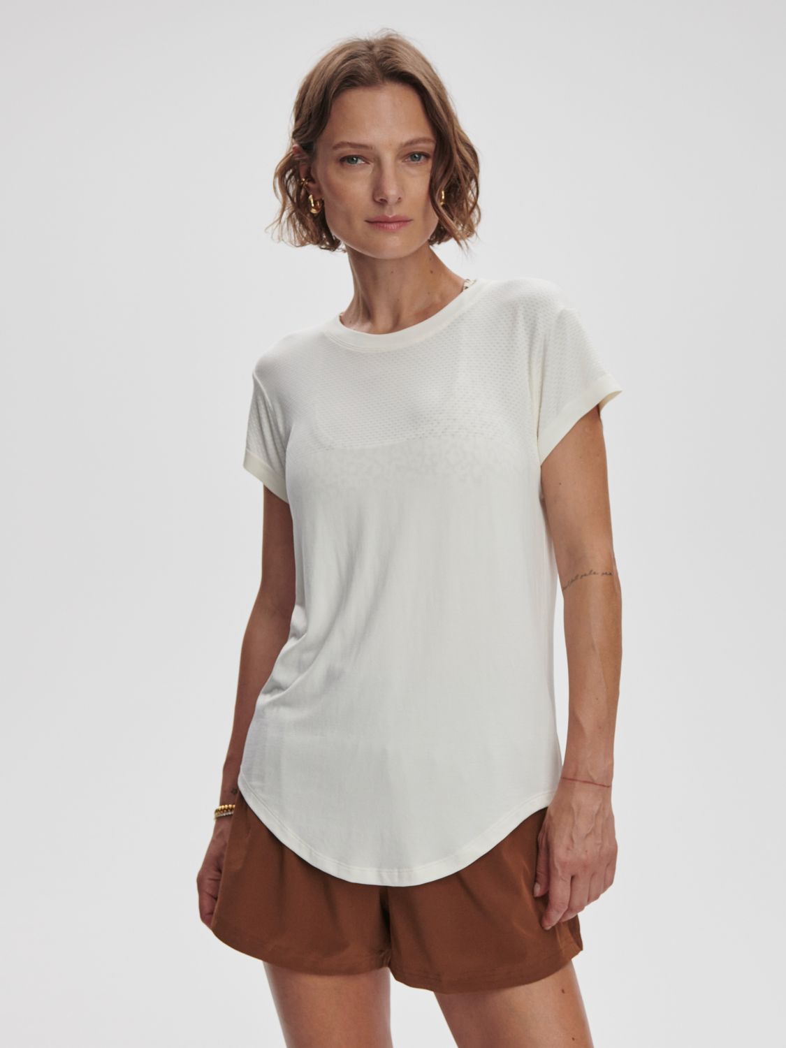 Jade Seamless Tee- Snow White