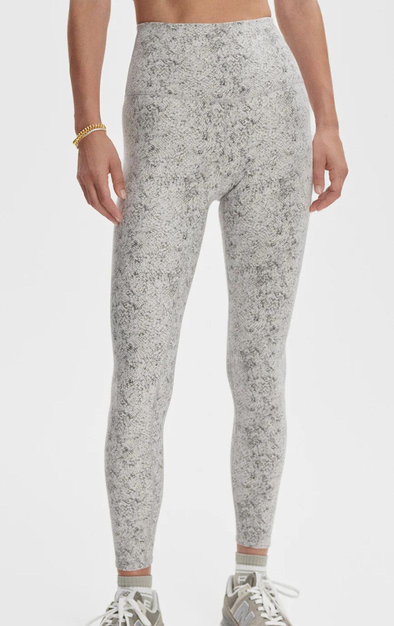 Move Pocket Legging High 25&quot; - Ivory Textured Snake