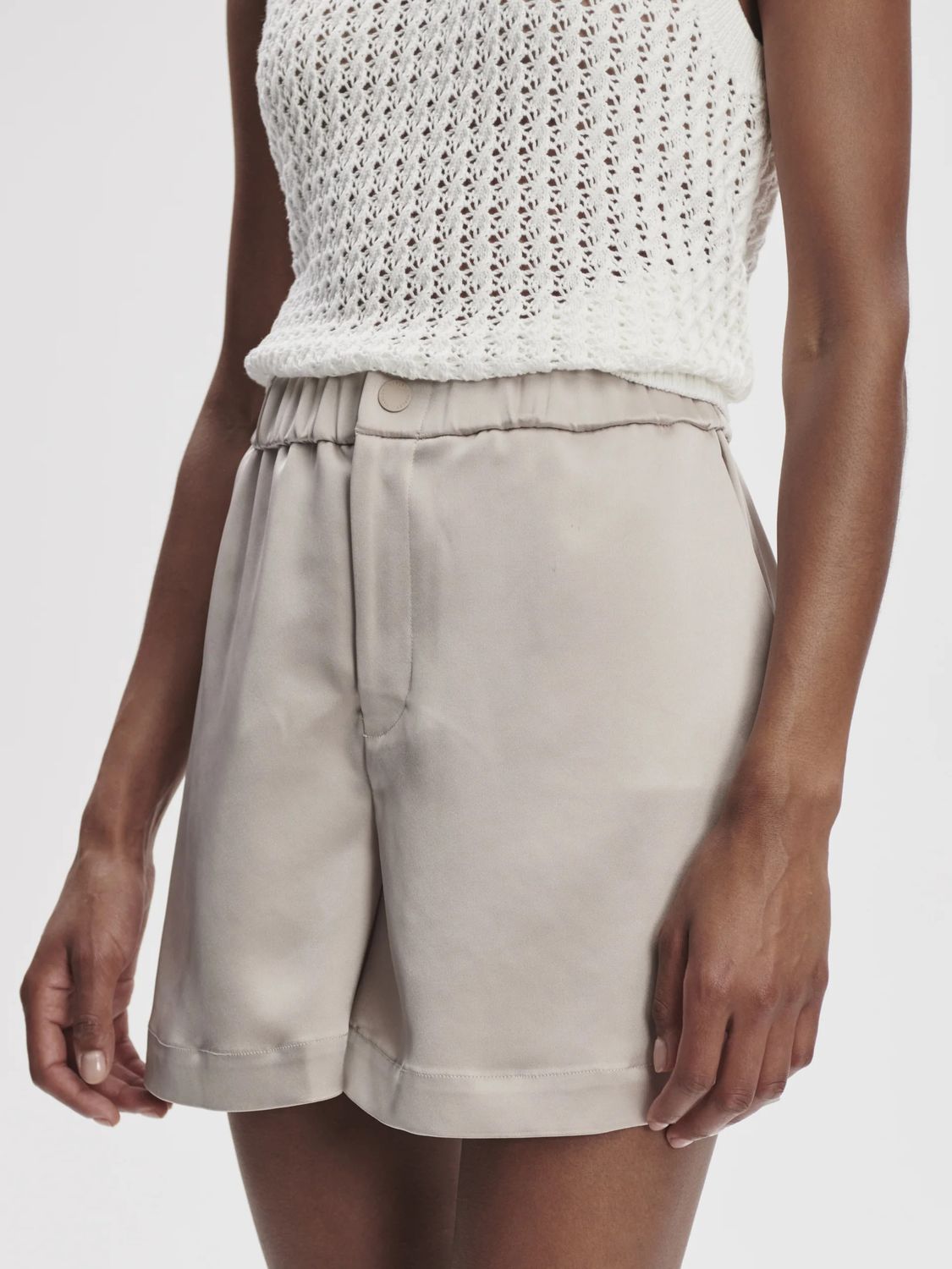Sarka High Rise Short- Silver Cloud