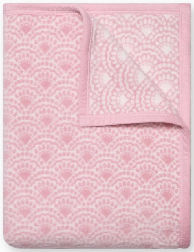 Seaside Scallops Blush Blanket