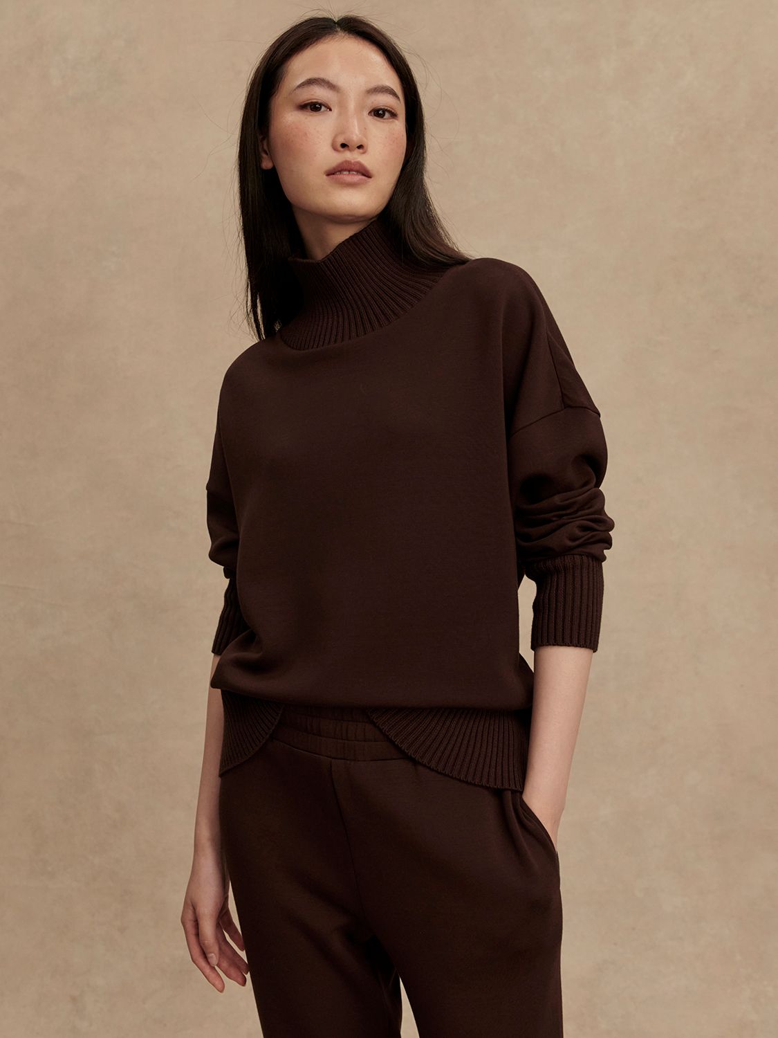 Barker High Neck Sweat-Coffee Bean