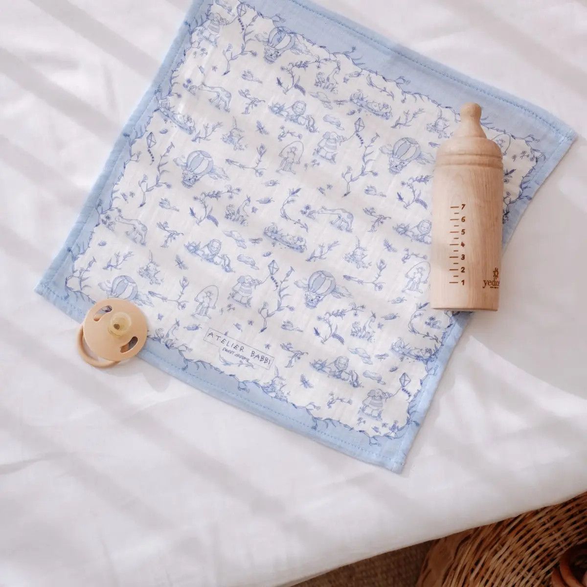 Burp Cloth- Toile de Jouy Blue