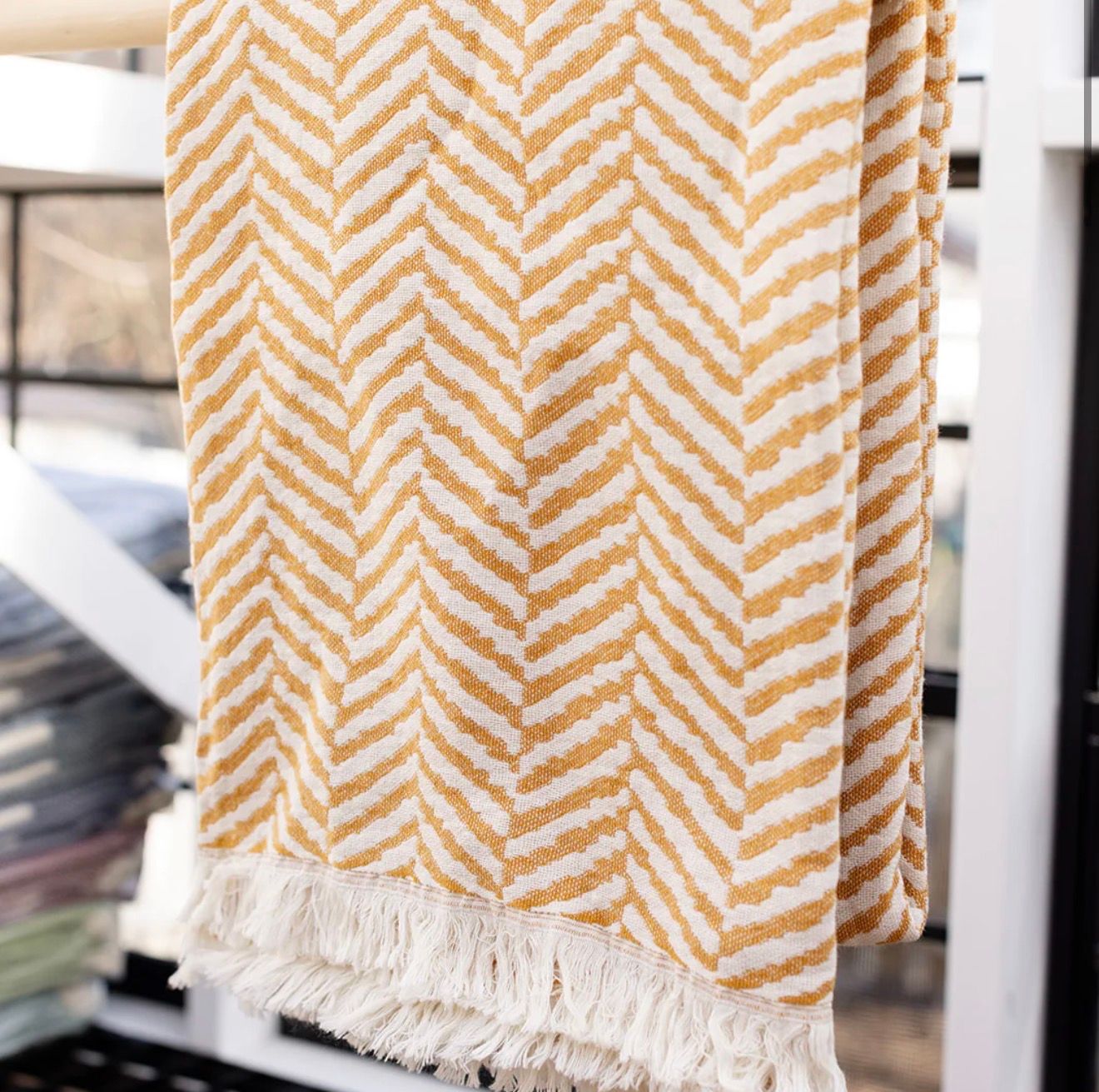 Zig Zag Throw - Gold
