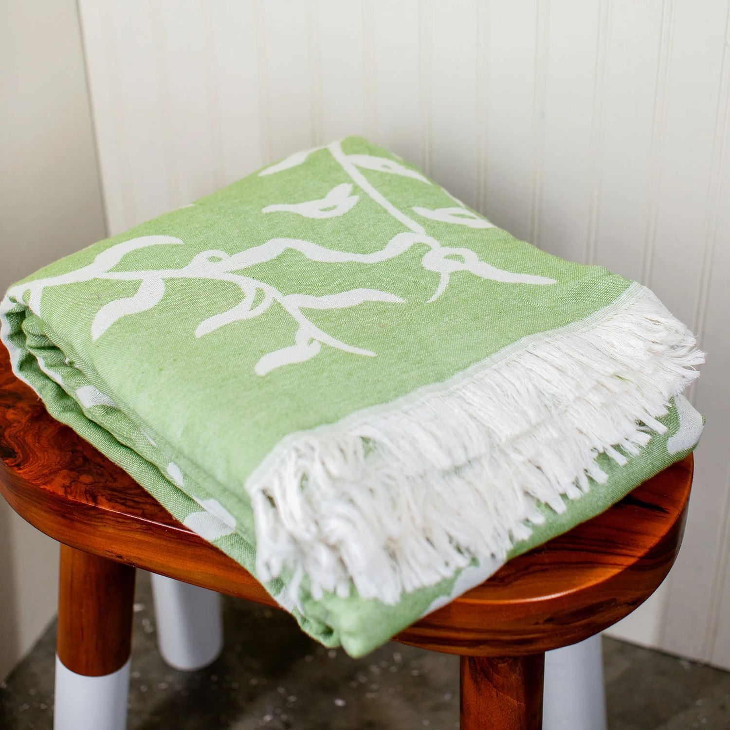 Grapevine Classic Blanket - Moss