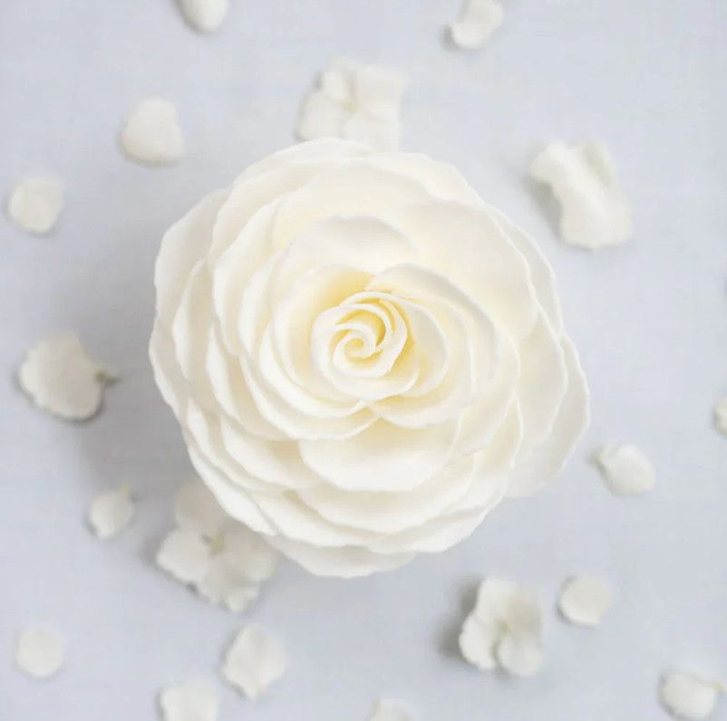 Graceful Day Gardenia - Petite Soap Petal Flower &amp; Pedestal