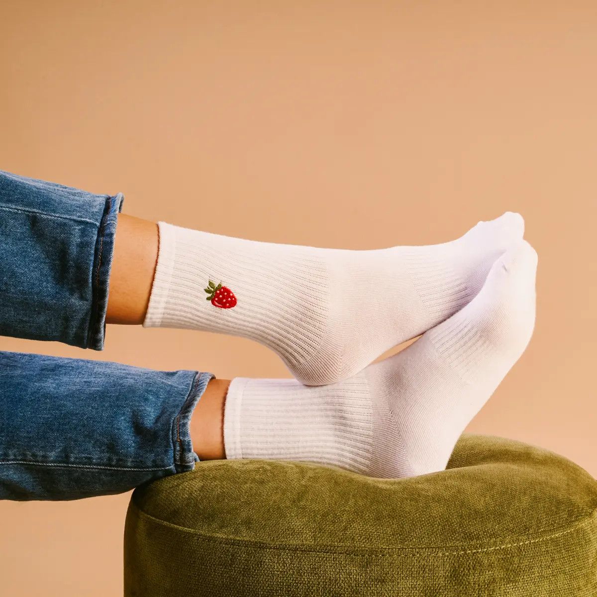 Embroidered Crew Socks - Strawberry