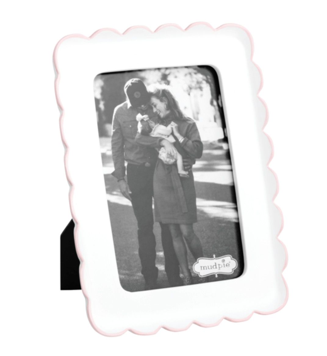Pink Scalloped Resin Frame