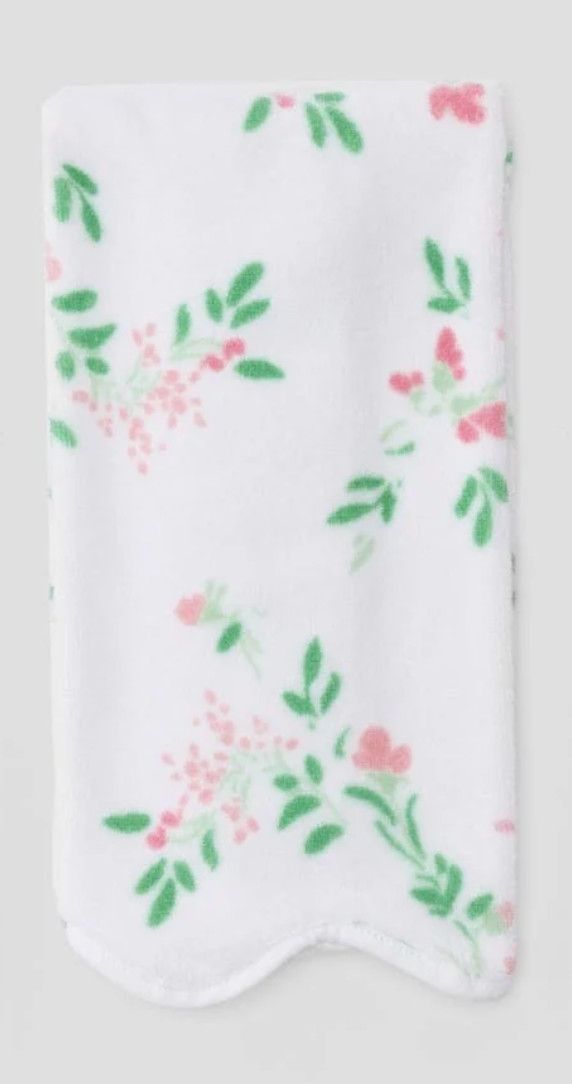 Scalloped Floral Hand Towel