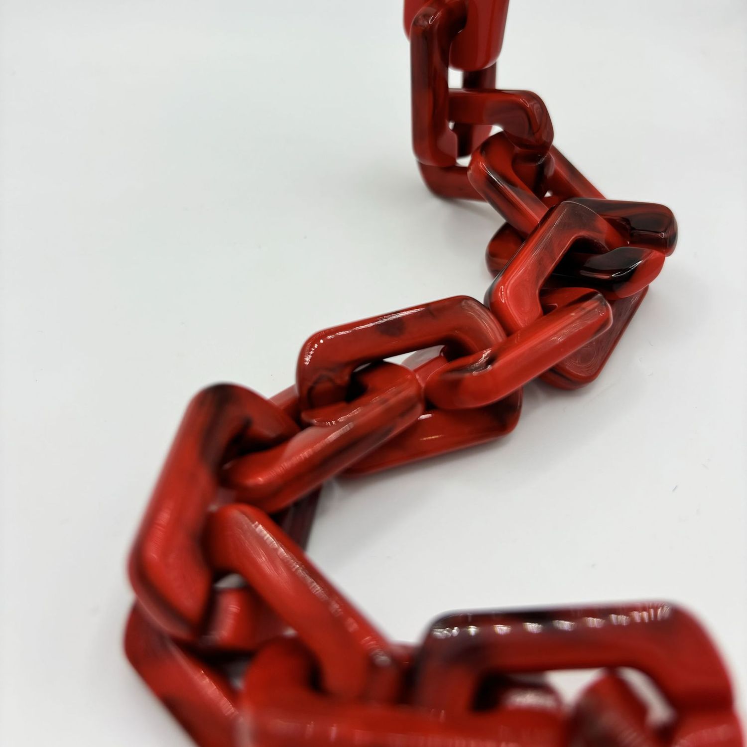Catena resina, Colore: Rosso