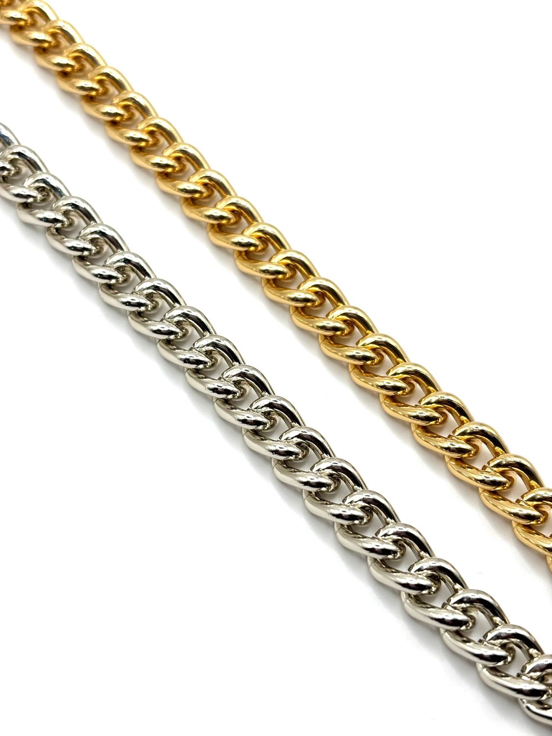 Catena in alluminio stondata 0,9cm