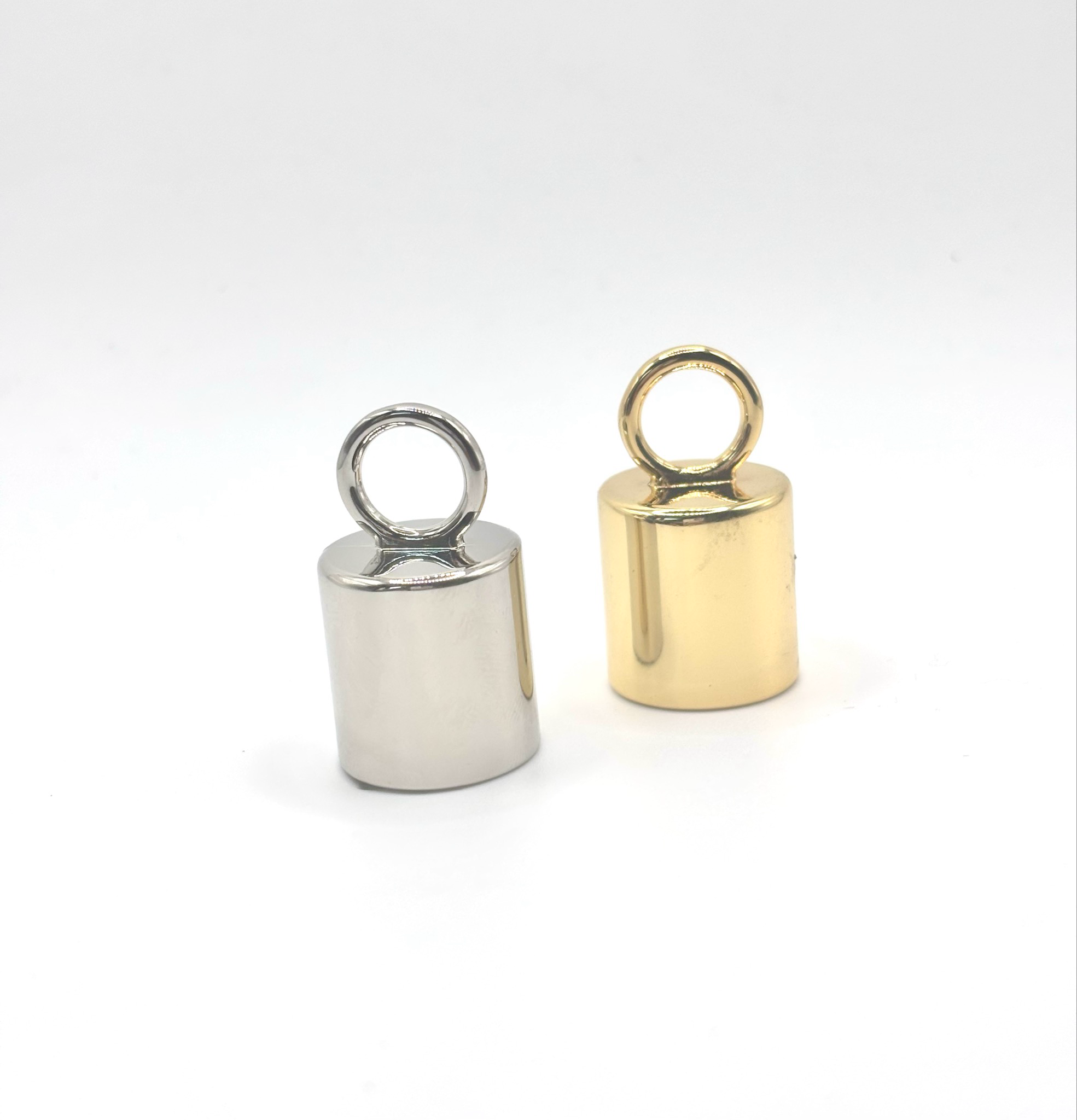 Attacco a bicchierino con vite