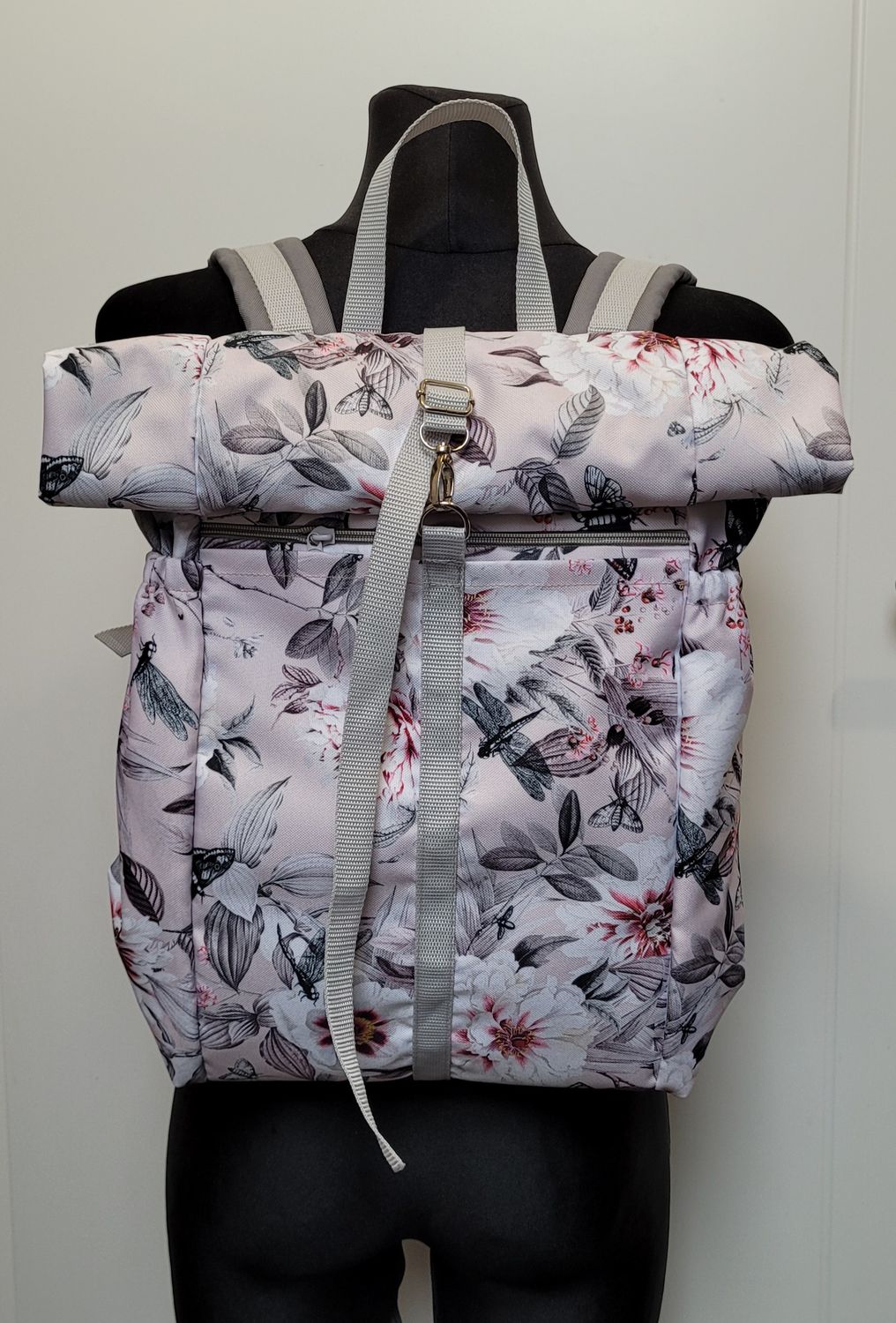 Plecak jasny w kwiaty