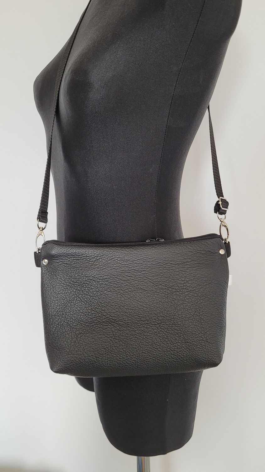 Czarna torebka ze skóry naturalnej