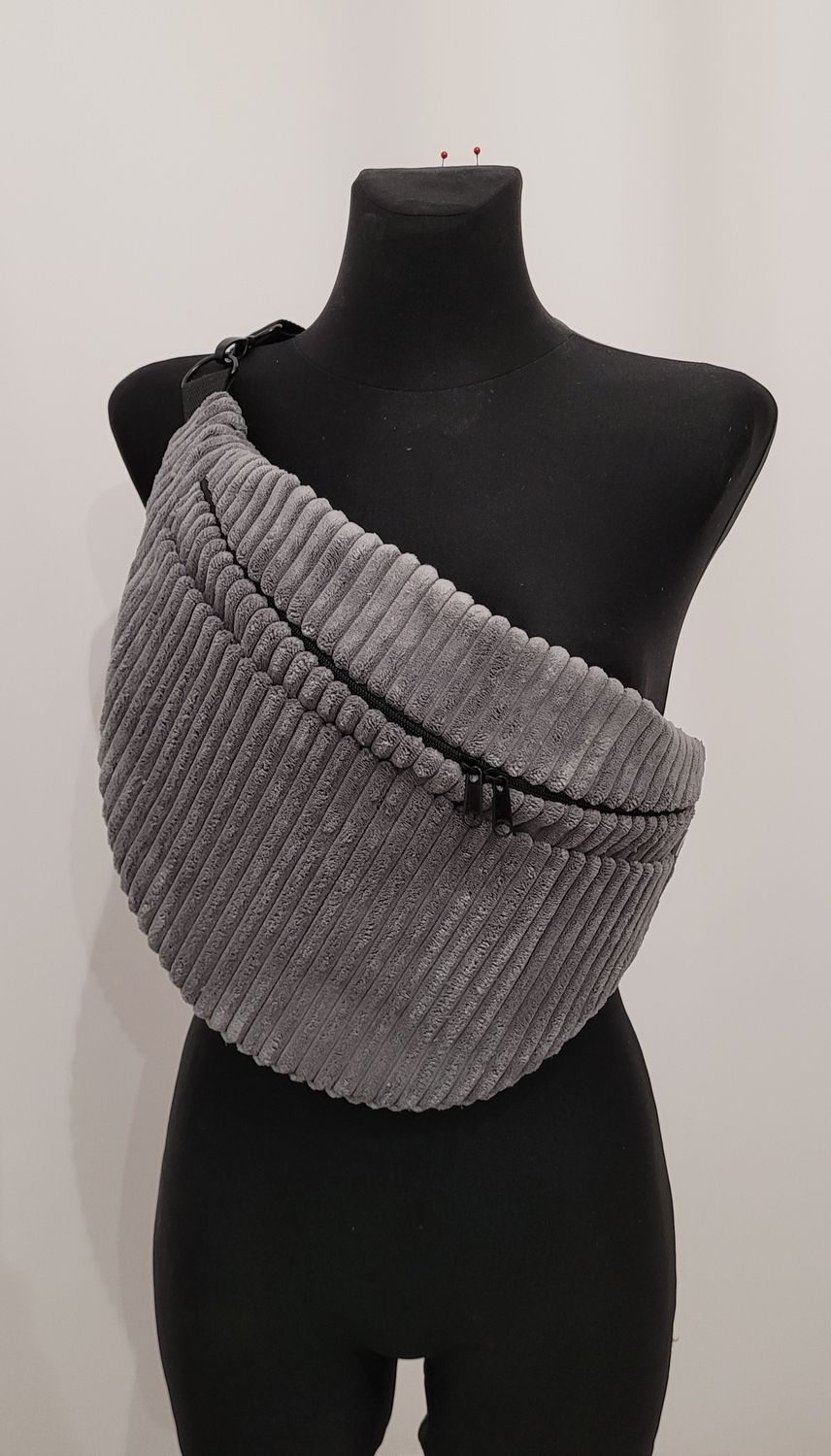 Nerka zcszarego sztruksu