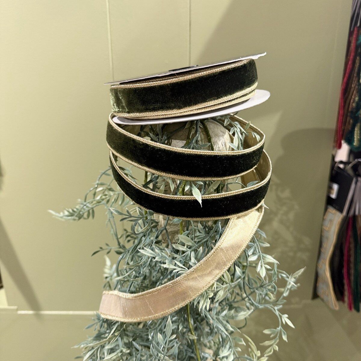 Velvet Met. Dark Green