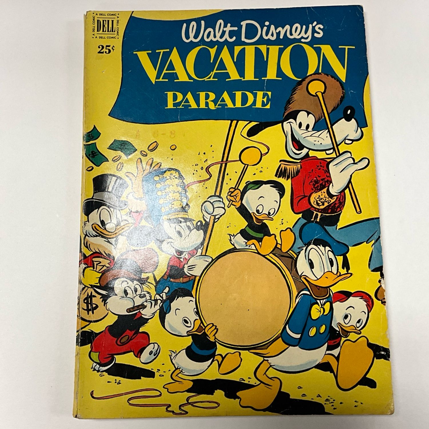 WALT DISNEY'S VACATION PARADE #2 1952 A Dell Comic