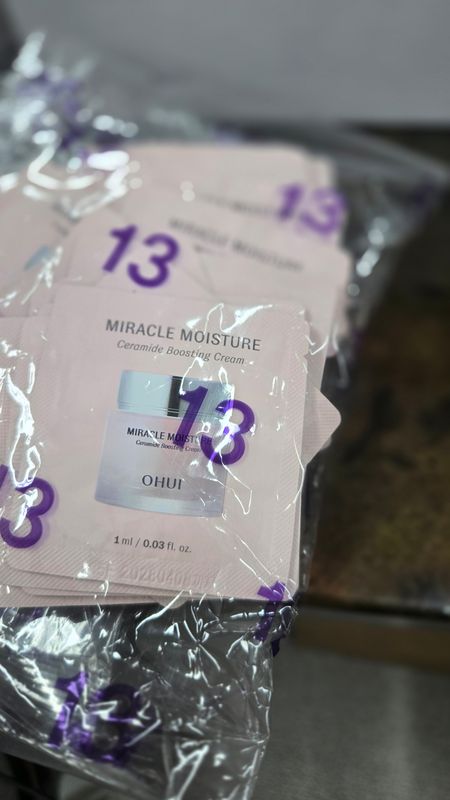 Крем OHUI Miracle Moisture Ceramide Boosting Cream 1мл