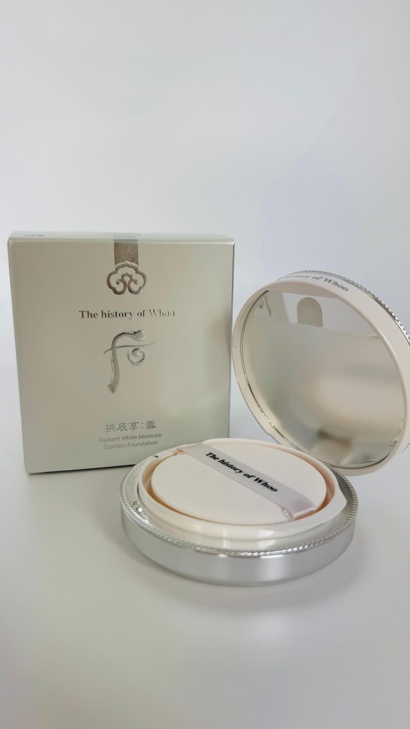 The History of Whoo Radiant White Moisture Cushion Foundation №23