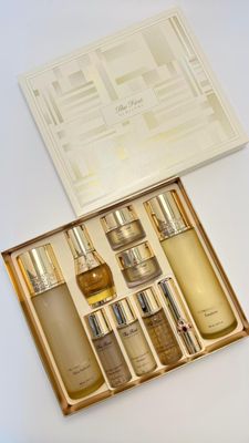 The Fhirst Genture Signature Set The Fhirst Genture Signature Set