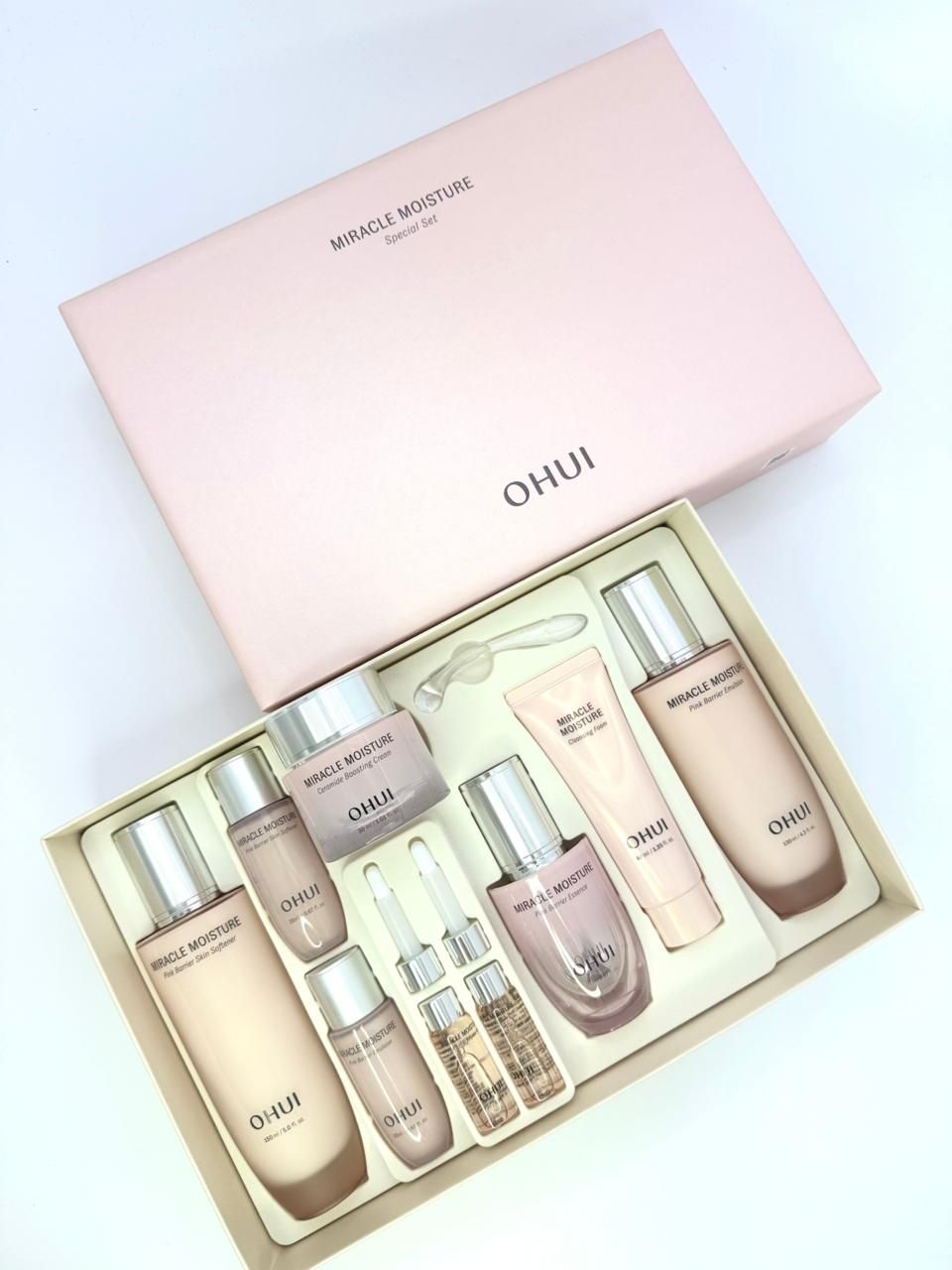 OHUI MIRACLE MOISTURE Pink Barrier 4PCS Special Set 1490гр