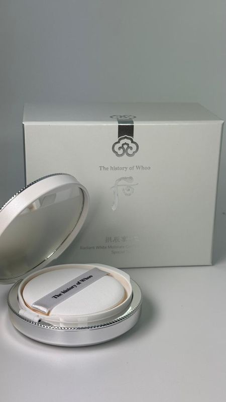 The History of Whoo Radiant White Moisture Cushion Foundation #21 Special Set (270гр)