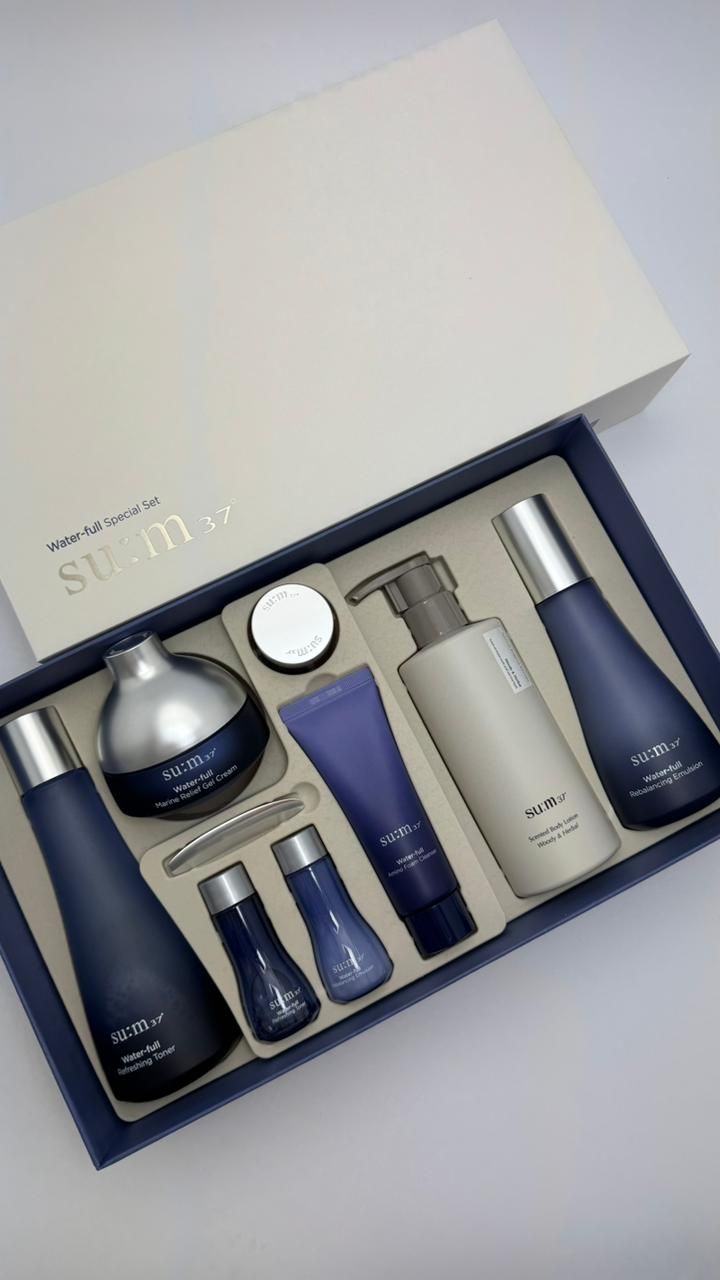 SU:M37 Water-full Special Set c лосьоном (1660гр)