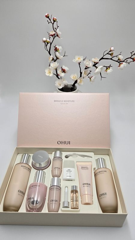 OHUI Miracle Moisture 4 Special Set
