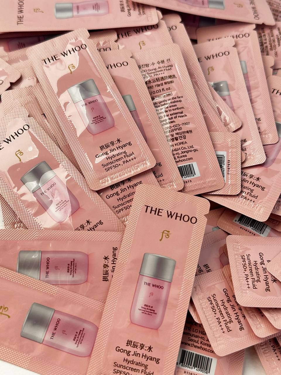 THE WHOO Gong Jin Hyang Hydrating Sunscreen Fluid SPF50+ PA+++ 120шт 210гр