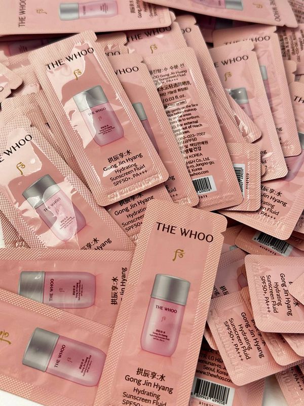 THE WHOO Gong Jin Hyang Hydrating Sunscreen Fluid SPF50+ PA+++ 120шт 210гр