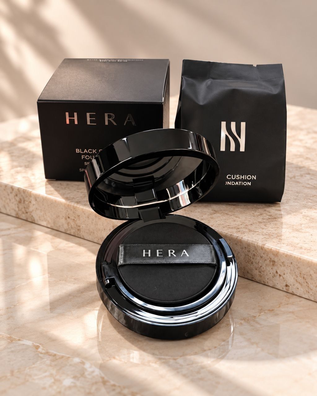 HERA Black Cushion Foundation SPF34/PA++