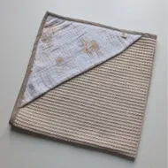 Accappatoio neonato in mussola e nido d’ape – Mamakreo Accappatoio neonato in mussola e nido d’ape – Mamakreo