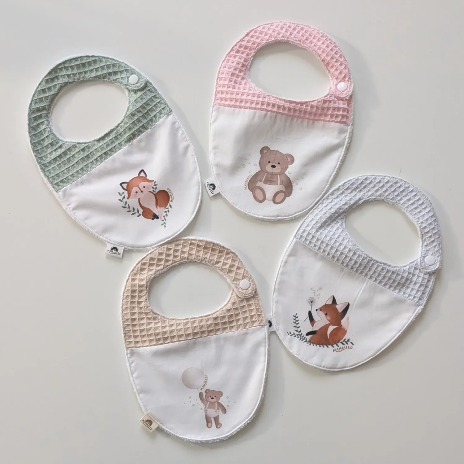 Bavaglino neonato Waffle 0-6 mesi spugna bamboo - illustrazione Mamakreo