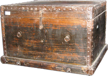 Trunk-Wood-Antique