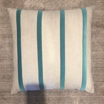 Pillow-Lin/Velv-22x22-Striped